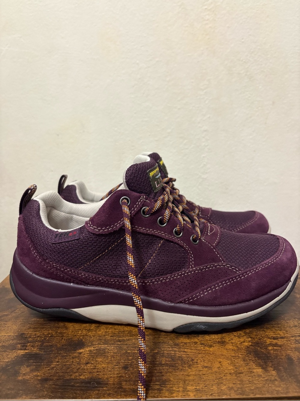 Women’s L.L. Bean Snow Sneakers 4- low lace-up, waterproof; plum purple size 9